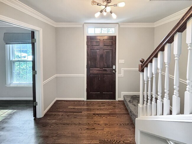 Foto del edificio - Beautifully Updated 4-Bedroom Home in Top-Rated Walton High District