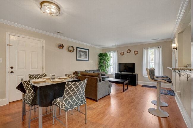 Foto del edificio - 2225 Summit St