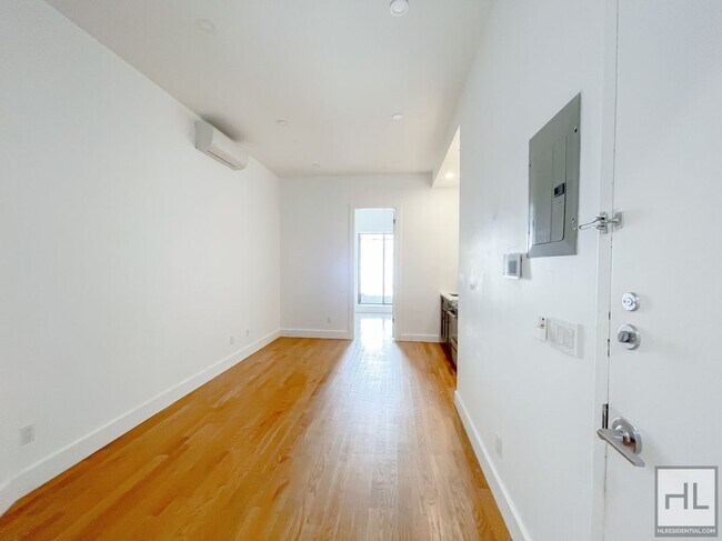 Building Photo - DEKALB AVENUE / Clinton Hill / 1-Bed 1-Bat...
