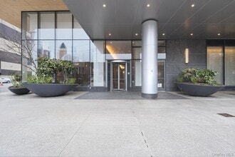 Building Photo - 460 W 42nd St