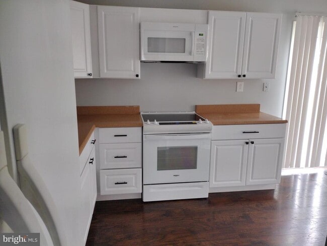 Building Photo - 14924 Belle Ami Dr