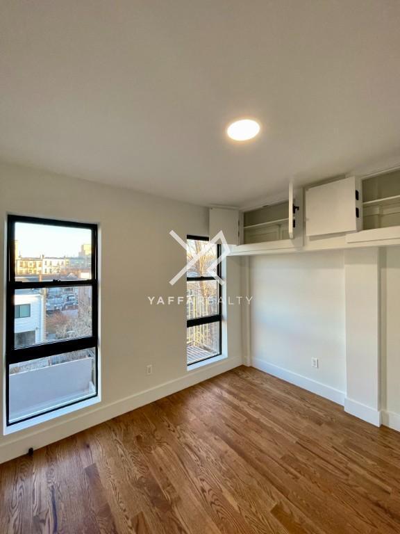 Foto principal - 2 bedroom in BROOKLYN NY 11237