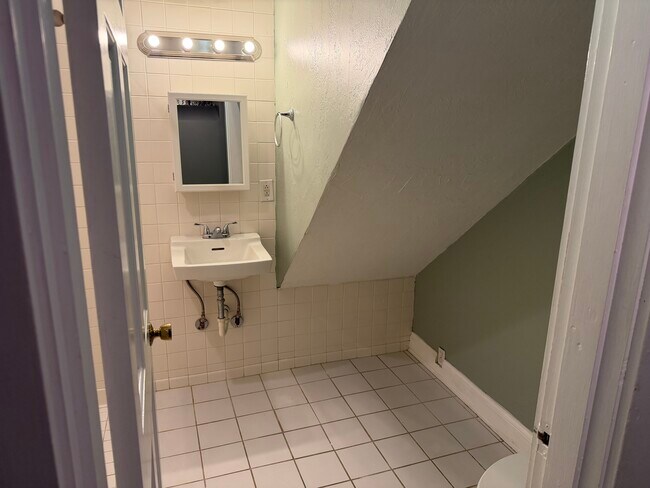 Baño - 2403 Upland Pl