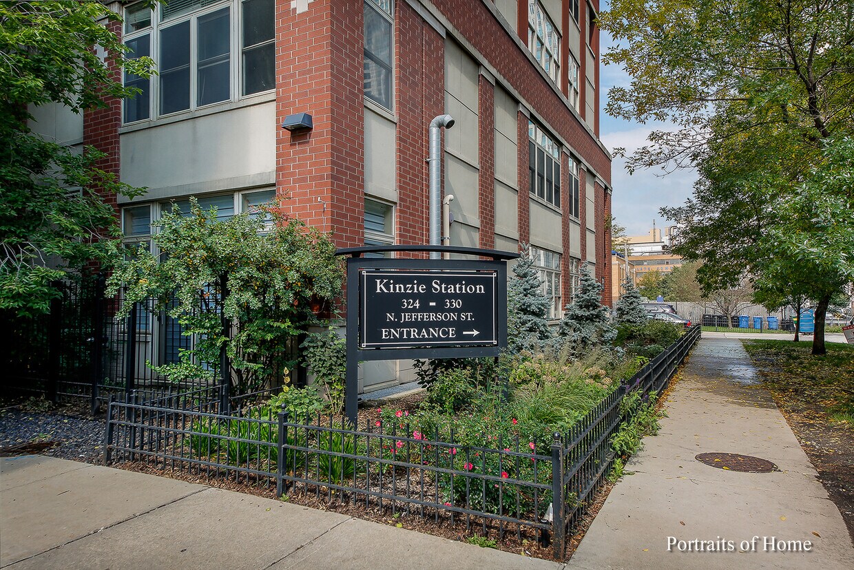 Primary Photo - 324 N Jefferson St