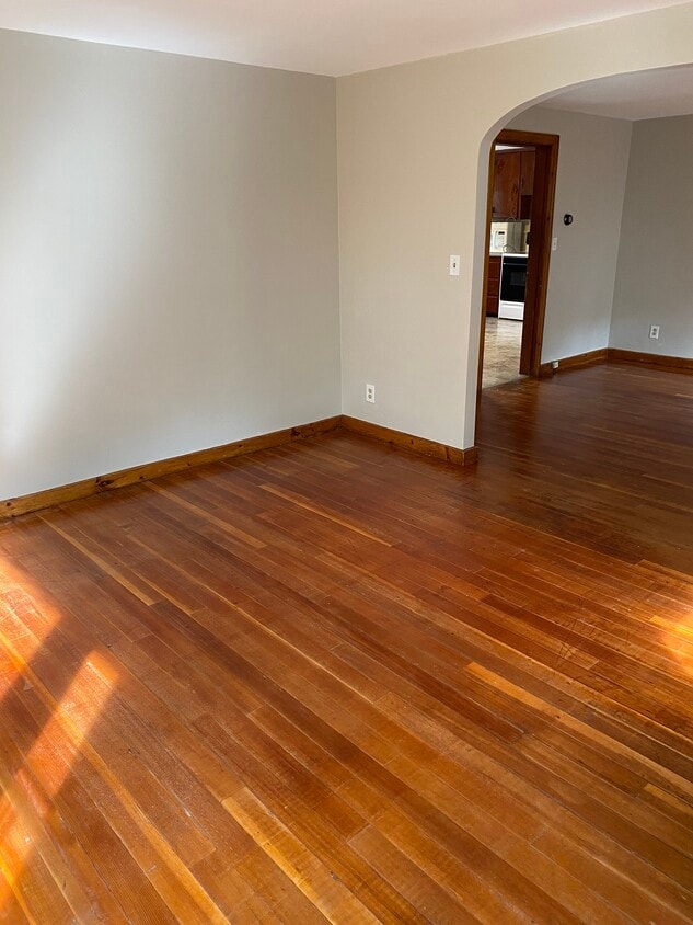 Living room - 412 Charlton St
