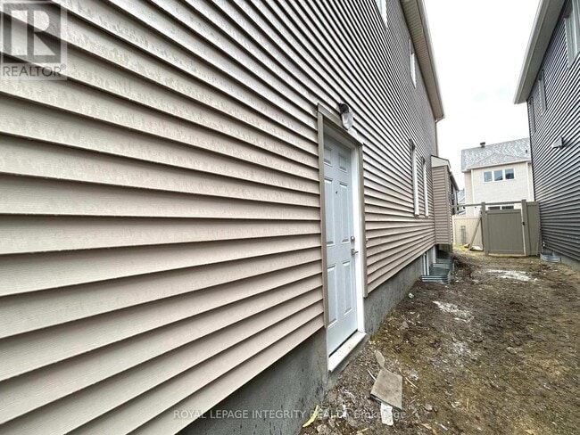 Building Photo - 650 Perseus Ave