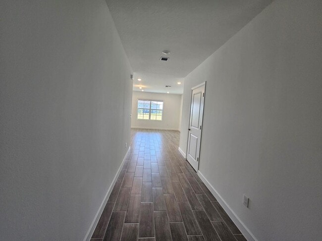 Building Photo - 19672 Whispering Crk Rd