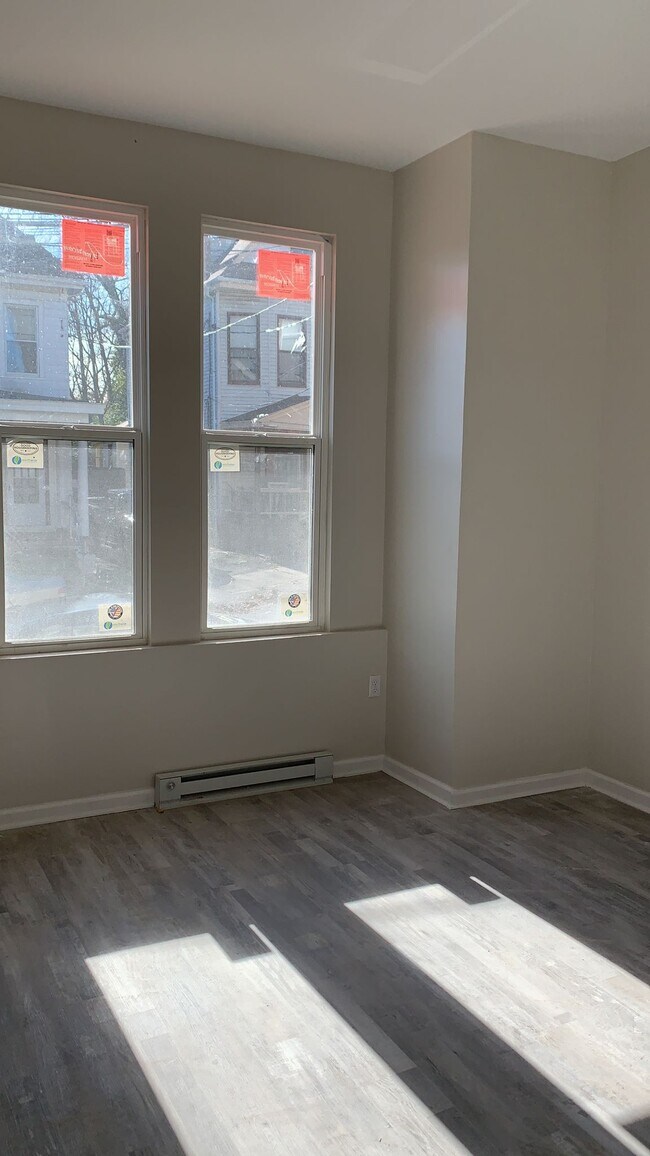 Building Photo - 226 McCormick Plz