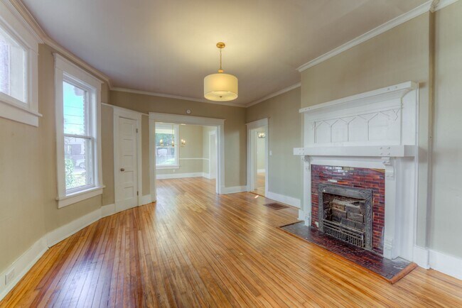 Building Photo - 1270 Peach Ave