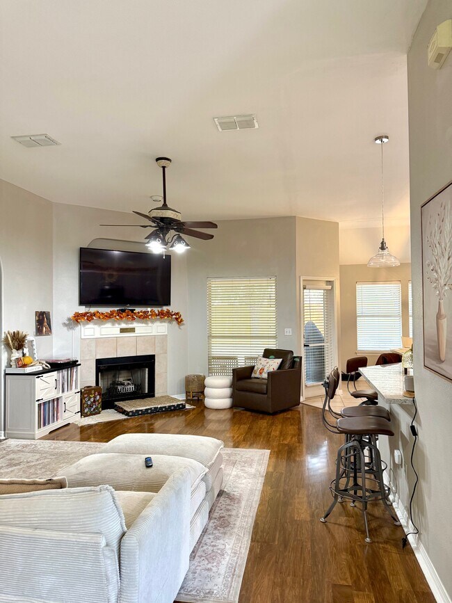 Foto del edificio - 1353 Pecan Ridge