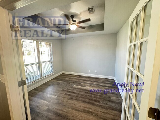 Foto del edificio - Beautiful 3 Bedroom, 2 Bathroom Home In Ga...