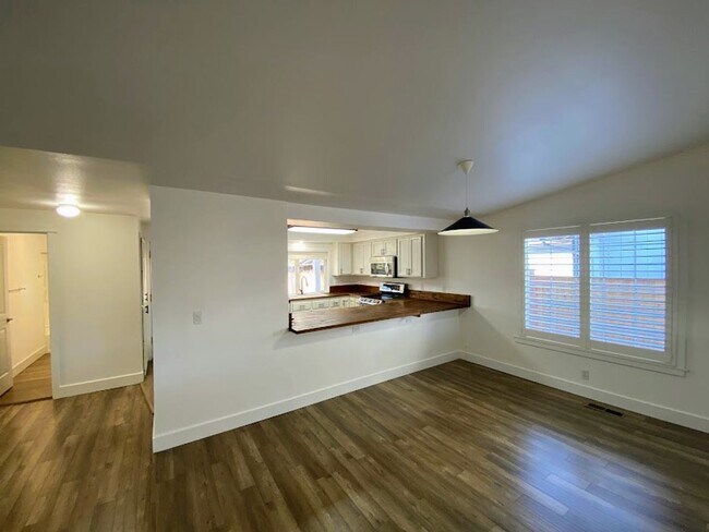 Building Photo - 3 br, 2 bath House - 1762 Labona Dr