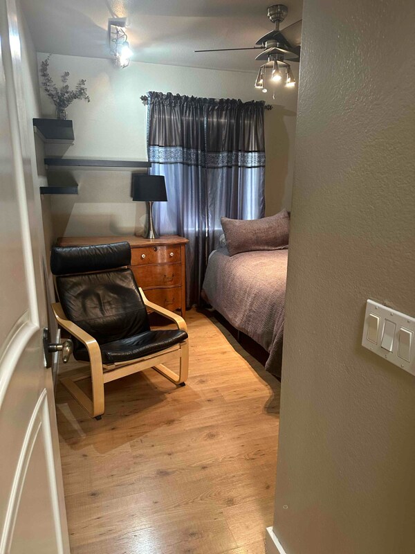 Foto del edificio - 30496 Nicholas Valley Rd