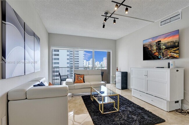 Foto del edificio - 1980 S Ocean Dr