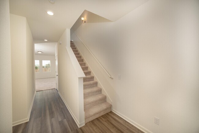 Building Photo - 5222 Hickory Pl