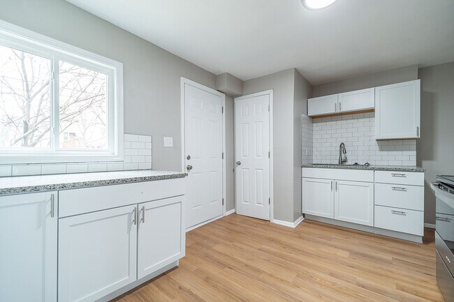 Building Photo - 1401 Lockbourne Rd