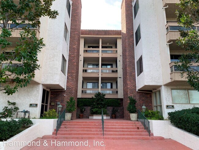 Building Photo - 2 br, 2 bath House - 17140 Burbank Blvd. #305