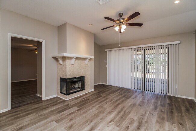 Building Photo - 342 Alba Ln