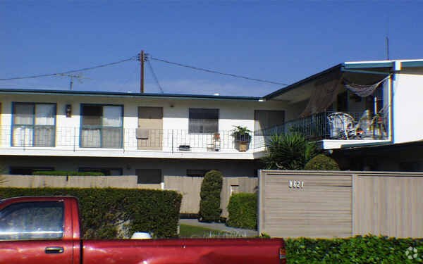 Building Photo - 8621 Birchbark Ave
