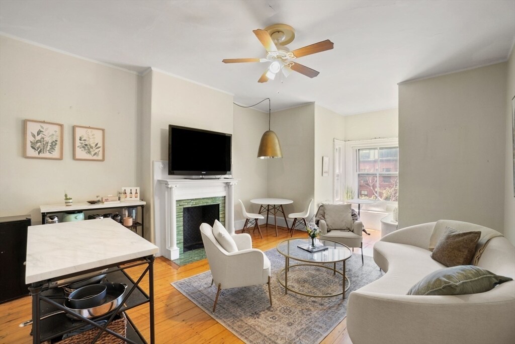 Primary Photo - 296 Marlborough St