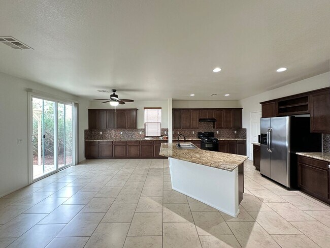 Building Photo - Fairfield By Kb Home