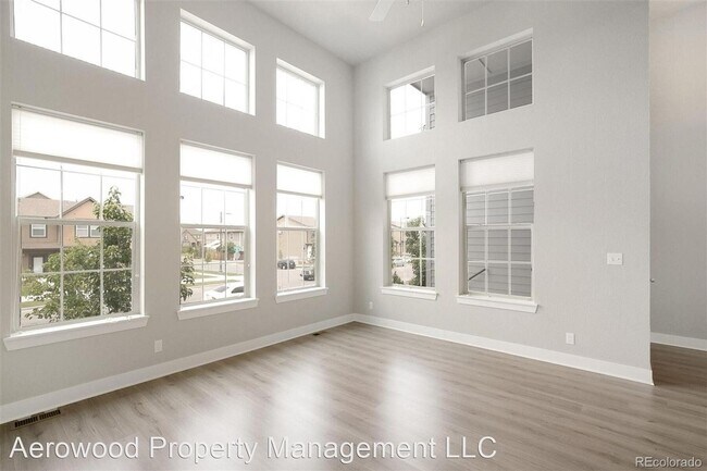 Foto del edificio - 3 br, 3 bath House - 2660 N Moline Street