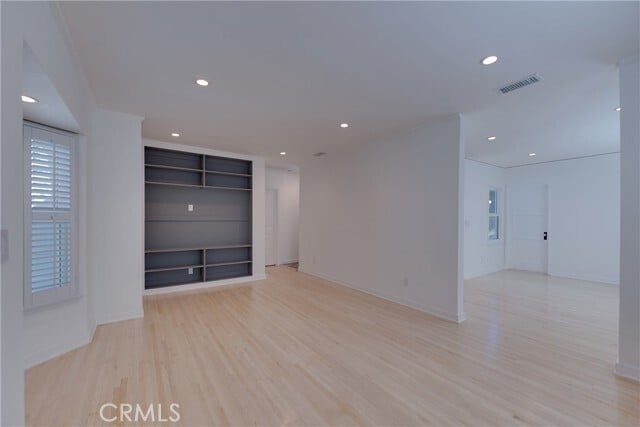 Building Photo - 1040 Havenhurst Dr
