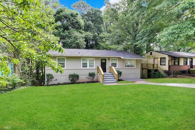 Building Photo - 3122 Latona Dr SW