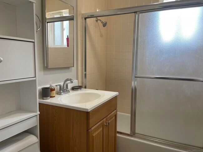 Building Photo - 1032 W 125th St