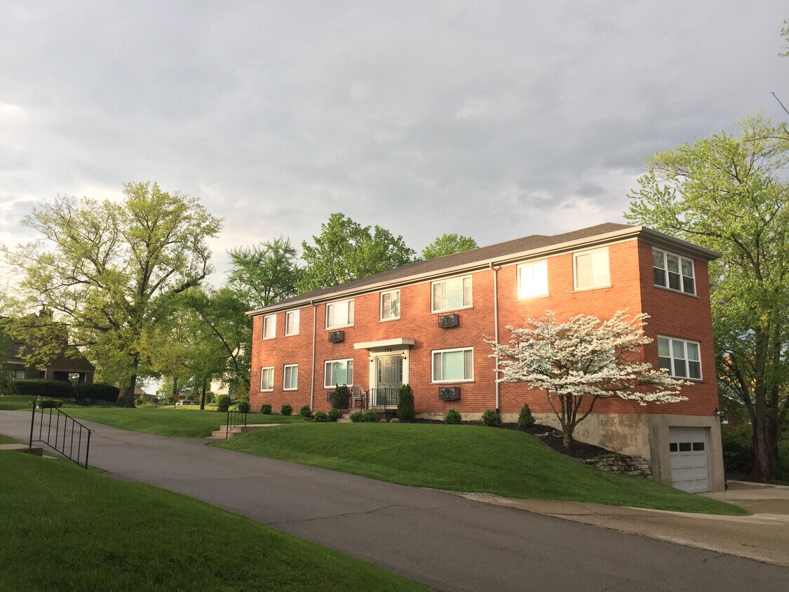 Building Photo - 742 Highland Avenue