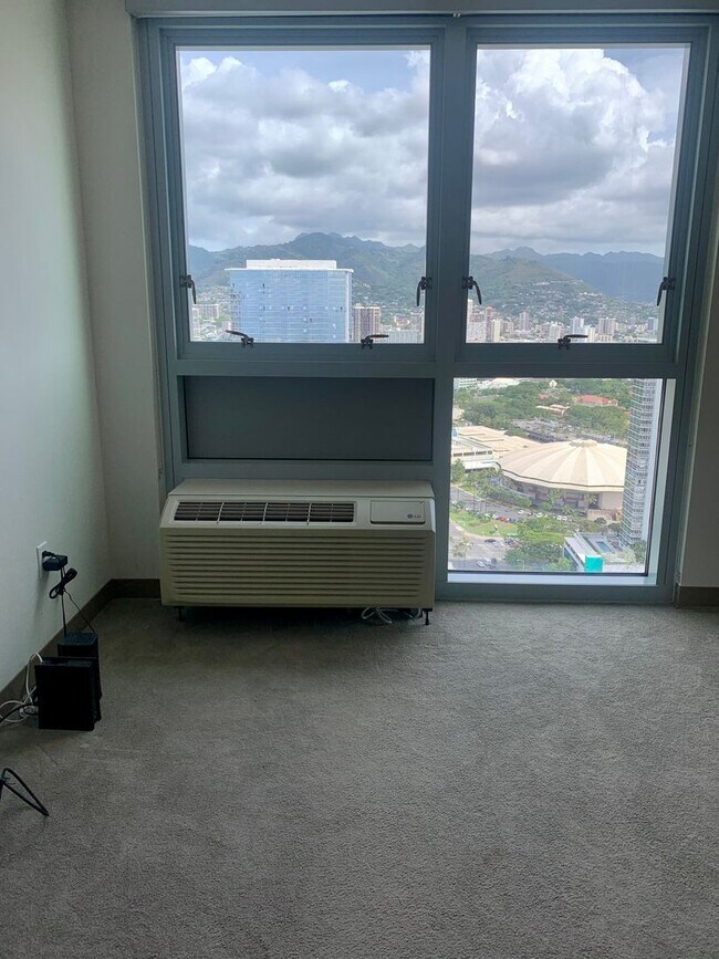 Foto del edificio - 2 bedroom unit in Kakaako!