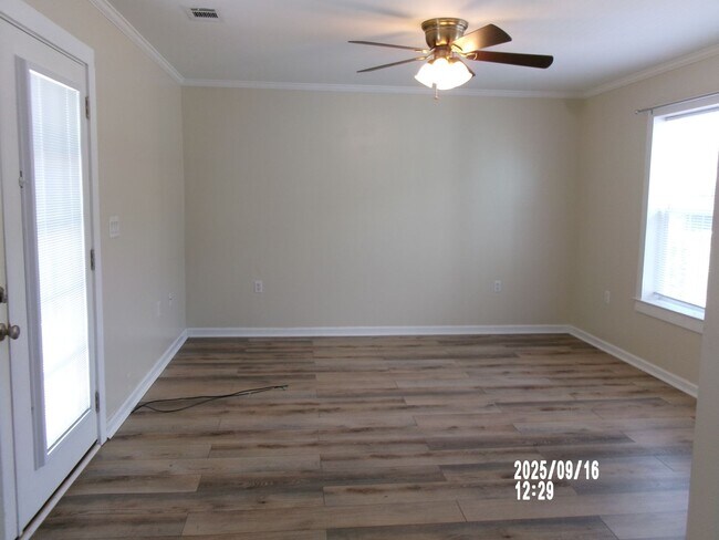Foto del edificio - 3BR/1.5BA Single Family Home in Pascagoula...