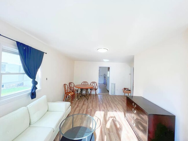 Foto del edificio - 247 Slocum Way