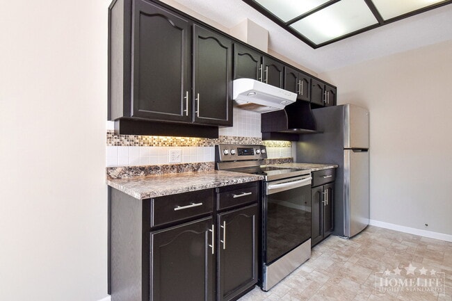 Building Photo - Condo for Rent – Queen Anne Green, Walnut ...