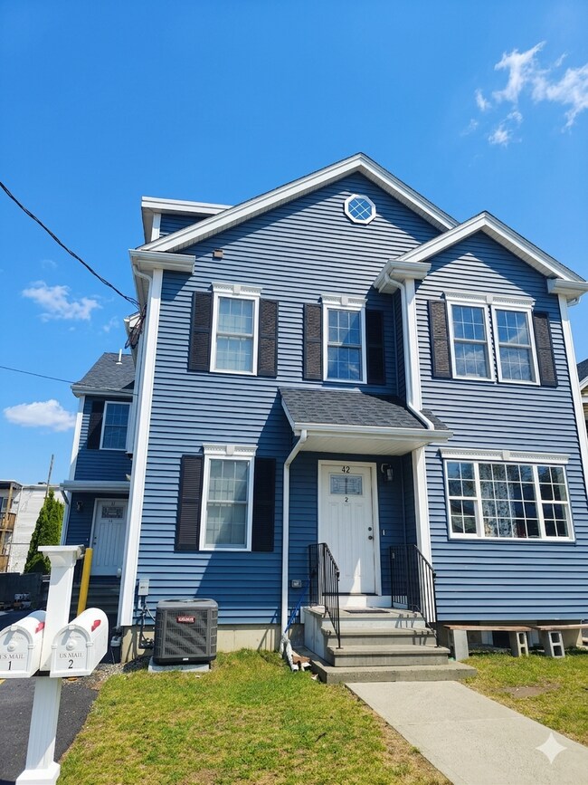 Building Photo - 42 Elmwood Ave