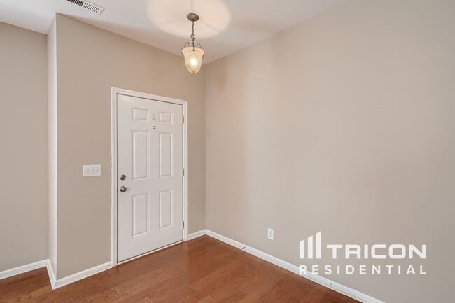 Building Photo - 11035 Elven Dr