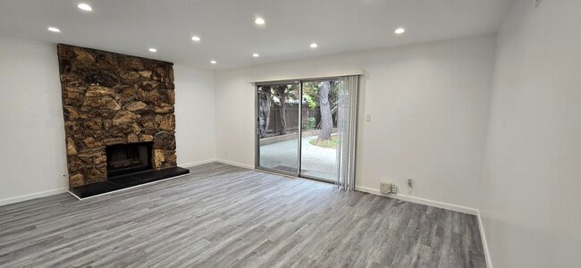 Building Photo - 15707 Ludlow St