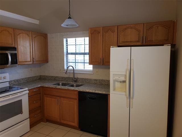 Building Photo - 100 Saddle Rock Ct