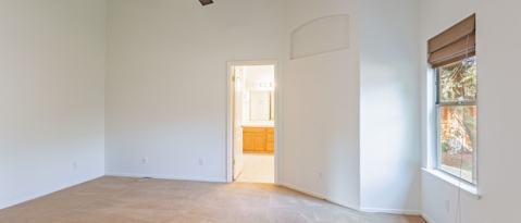 Building Photo - 233 W Kelly Ave