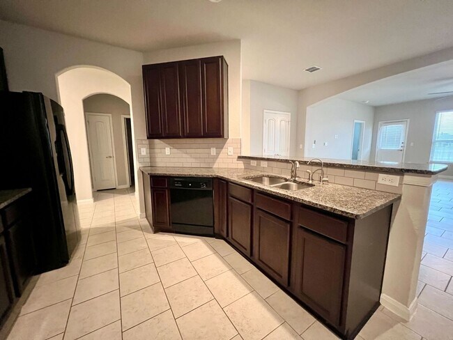 Foto del edificio - MUST SEE!! 3 Bedroom 2 Bath Home NEAR CONV...