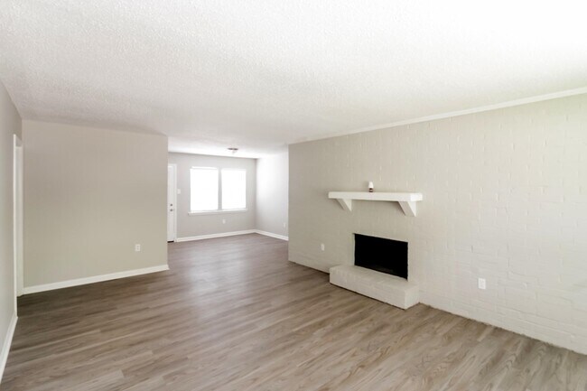 Building Photo - 4359 Crescent Park Dr