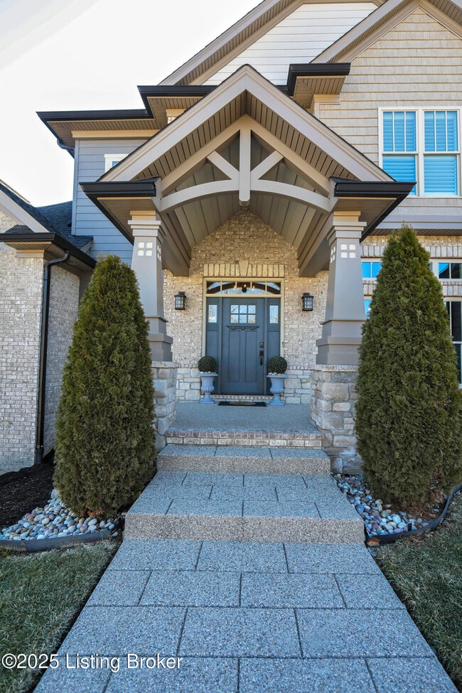 Building Photo - 14000 Glendower Dr