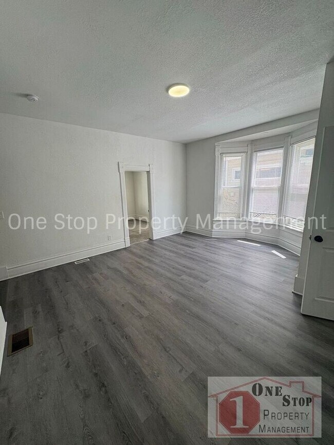 Foto del edificio - Gorgeous 4 Bedroom, 2 Bath in Independence!