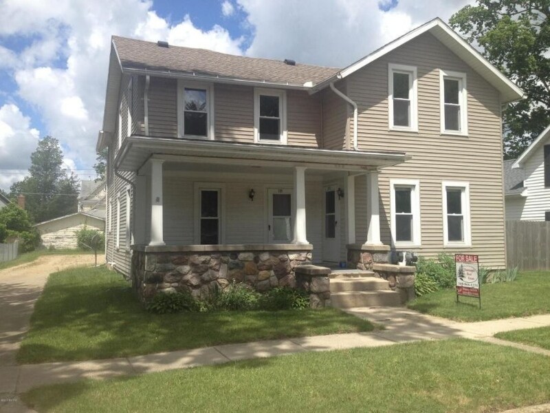 329 N Queen St, Nashville, MI 49073 Room for Rent in Nashville, MI