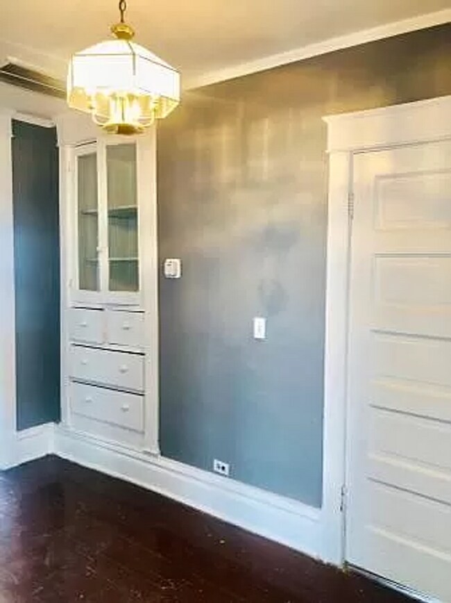 Foto del edificio - Beautiful 4 Bedroom / 1.5 Bathroom house