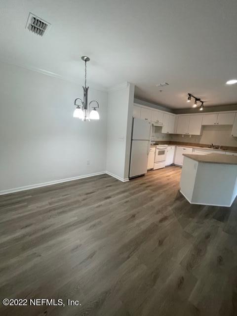 Foto del edificio - 3591 Kernan Blvd S