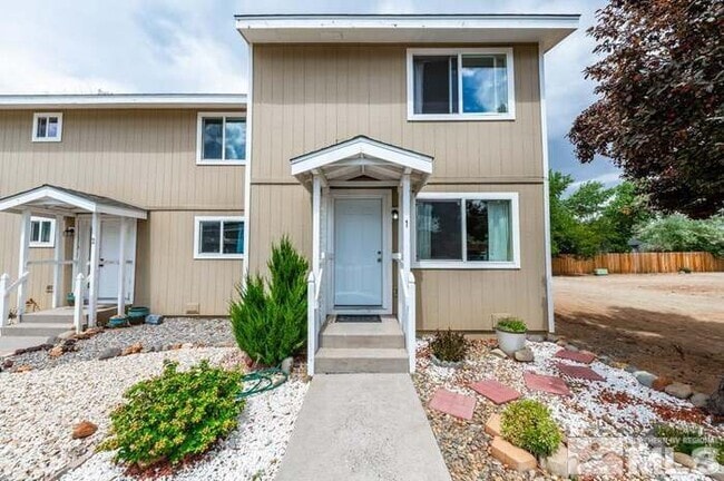 Building Photo - 1265 Redwood Cir