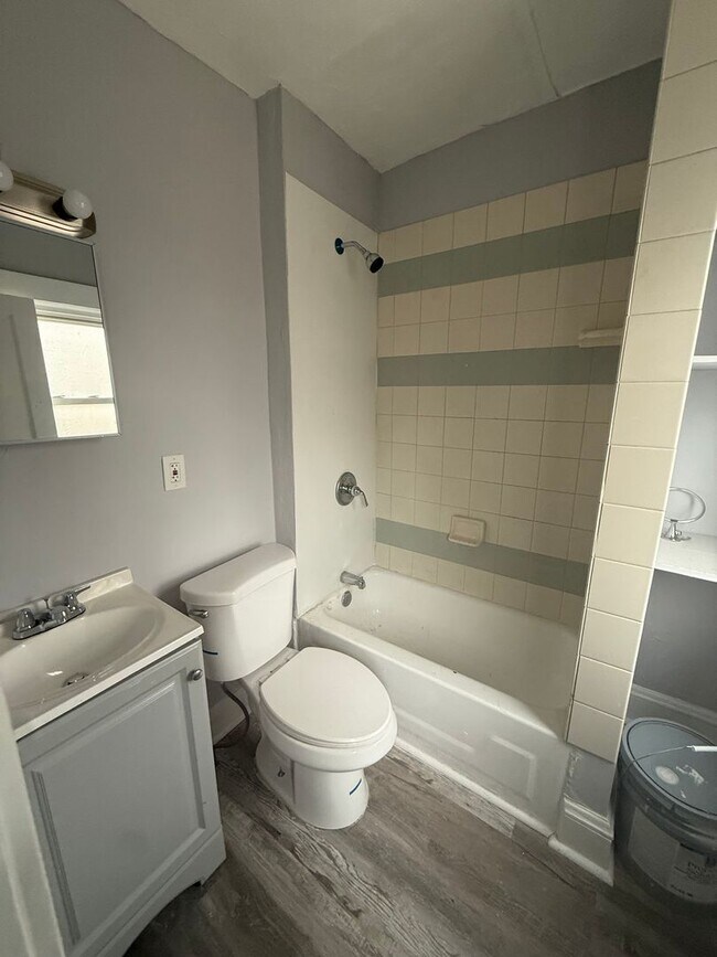 Foto del edificio - 15718 Holmes Ave