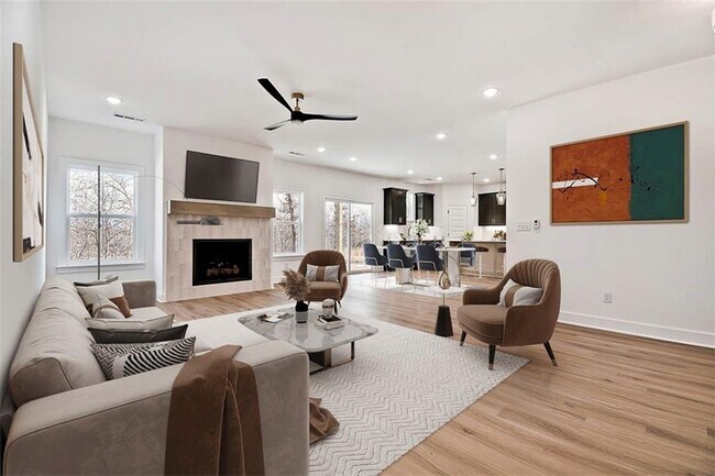 Building Photo - 247 Kinross Dr