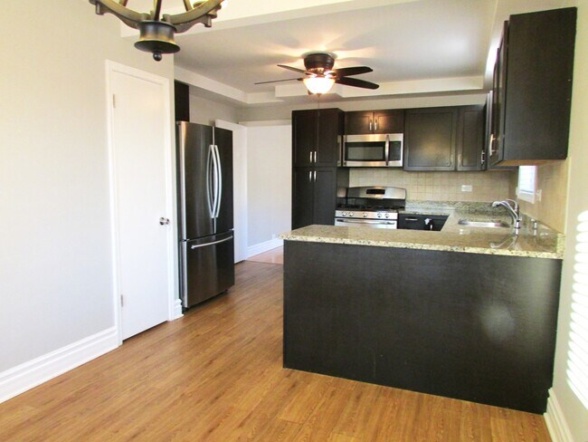 Foto del edificio - 4620 N Overhill Ave